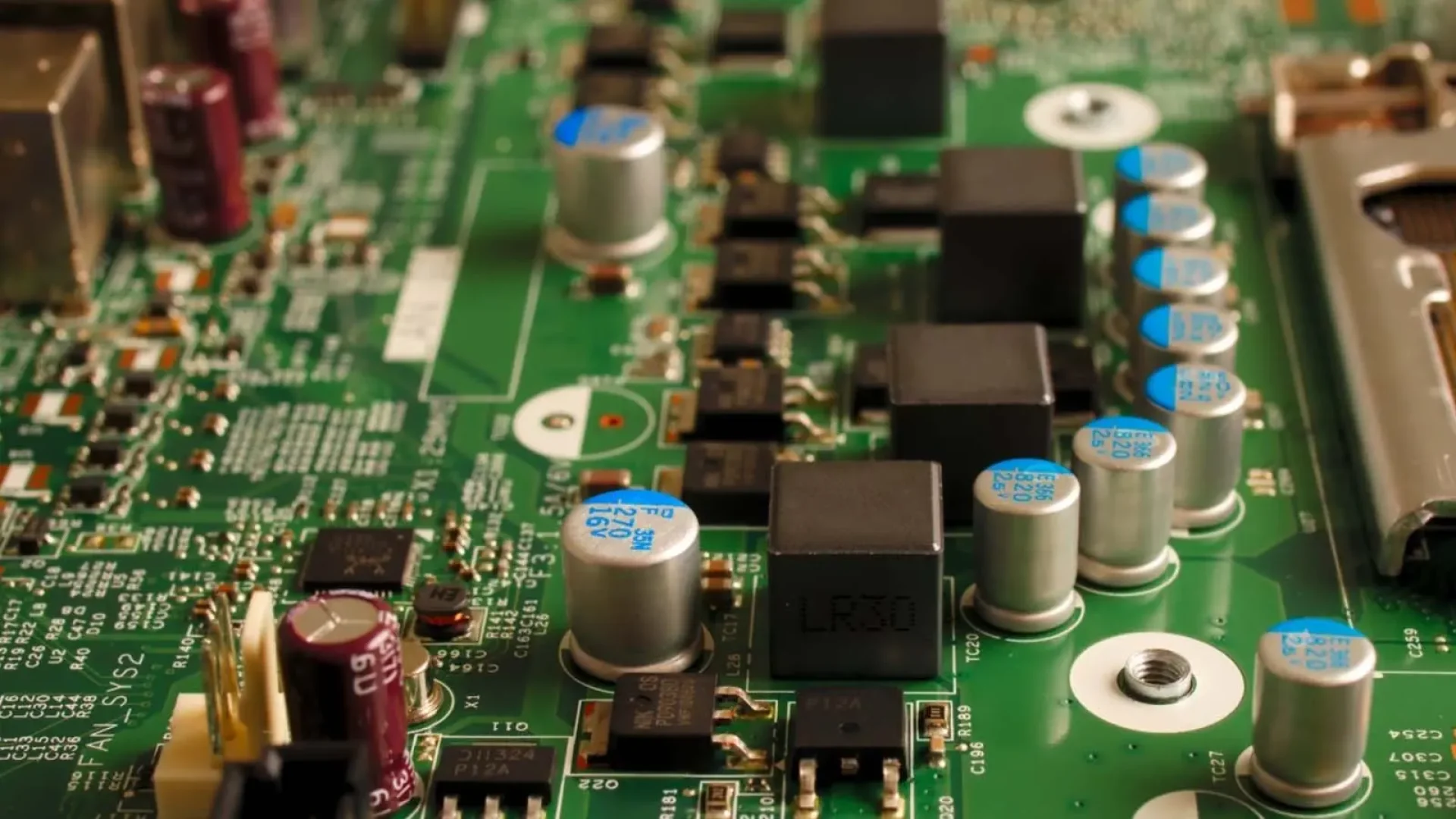 چگونه مشخصات مادربرد کامپیوتر را بفهمیم؟ - رایا وردپرس