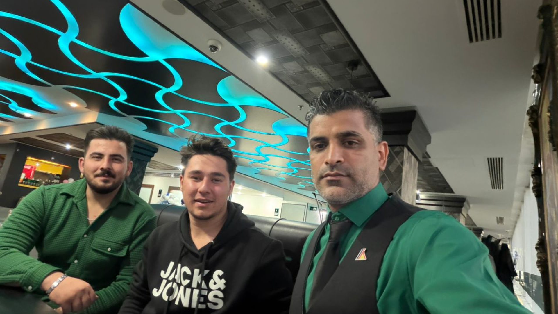 تحویل خودروهای پلاک ملی و مناطق آزاد با سرعت بی‌سابقه توسط دکتر محمد هادی بلوچی